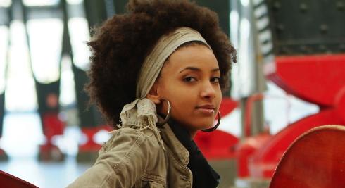 Fotografía promocional de Esperanza Spalding