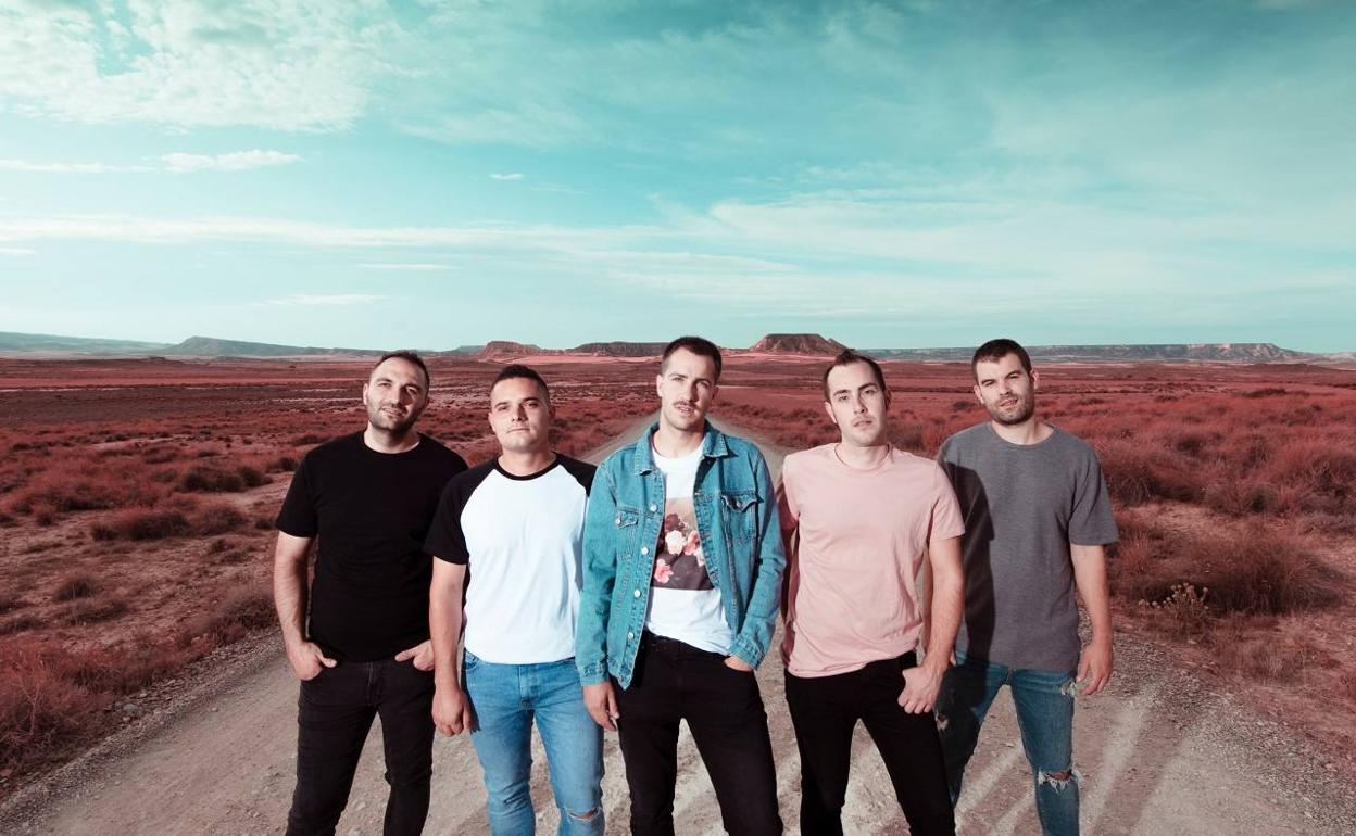 Fotografía promocional de E.T.S. (En Tol Sarmiento)