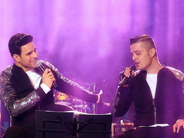 Promotional photograph of Concierto de Evan Band en Toronto.