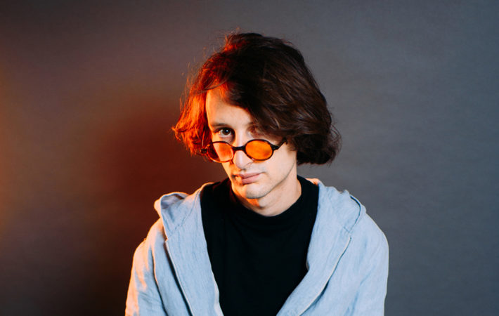 Fotografia promocional de Evan Isaac.