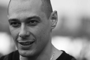 Fotografía promocional de Fabri Fibra