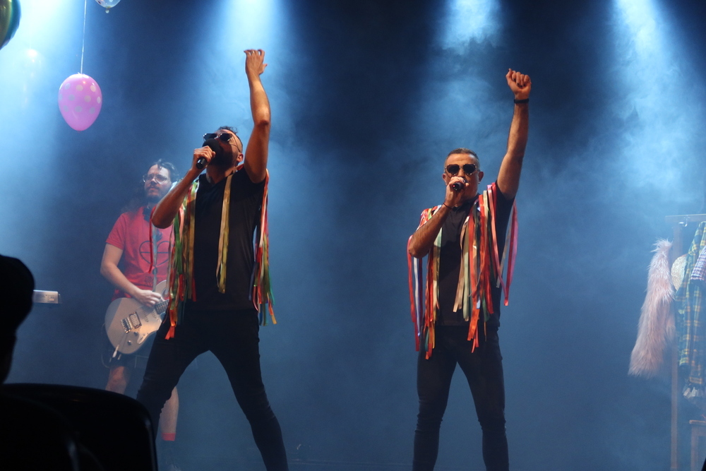 Fotografía promocional de Falso Amor