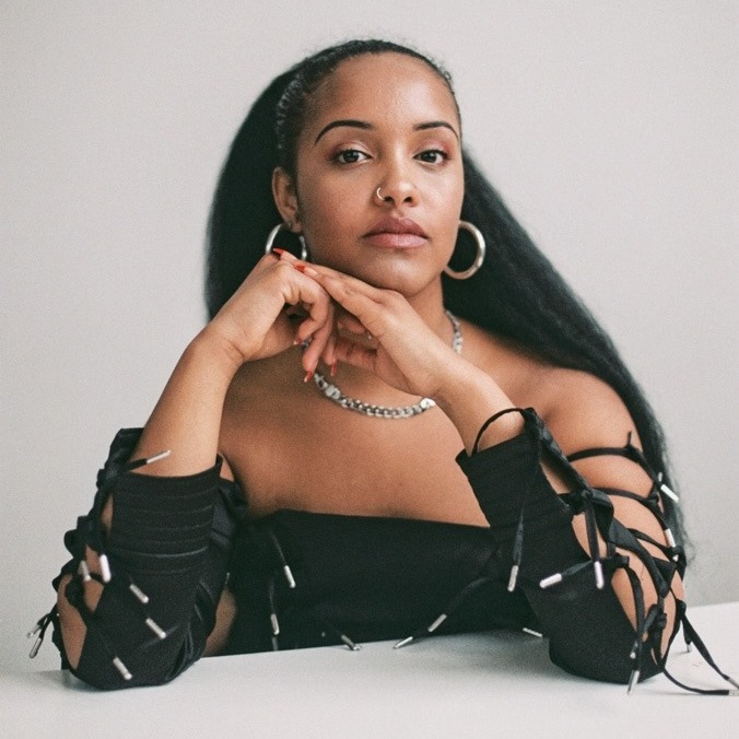 Promofoto von Fauzia.