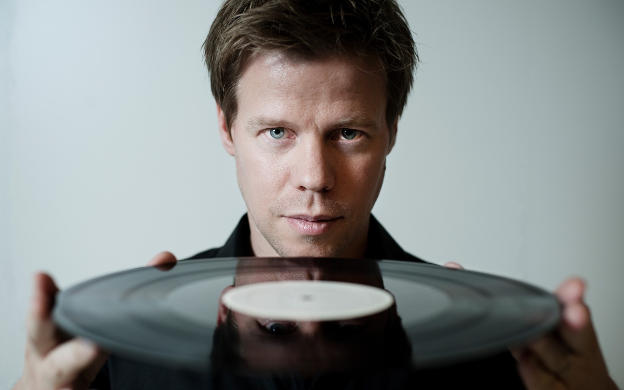 Fotografia promocional de Ferry Corsten.