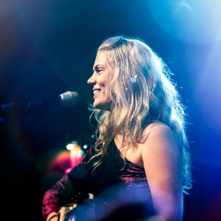 Promotional photograph of Fia.