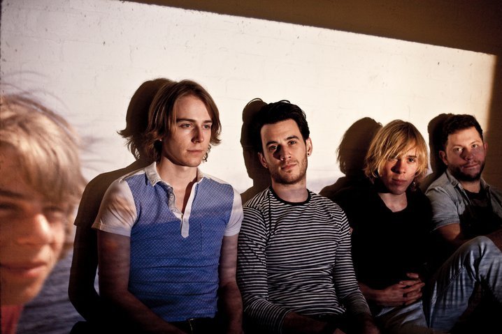 Promotional photograph of fiN.