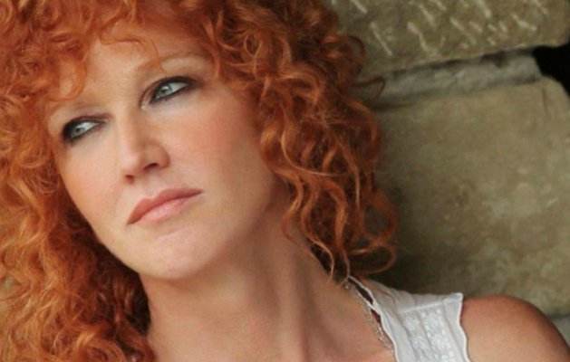 Promotional photograph of Fiorella Mannoia.