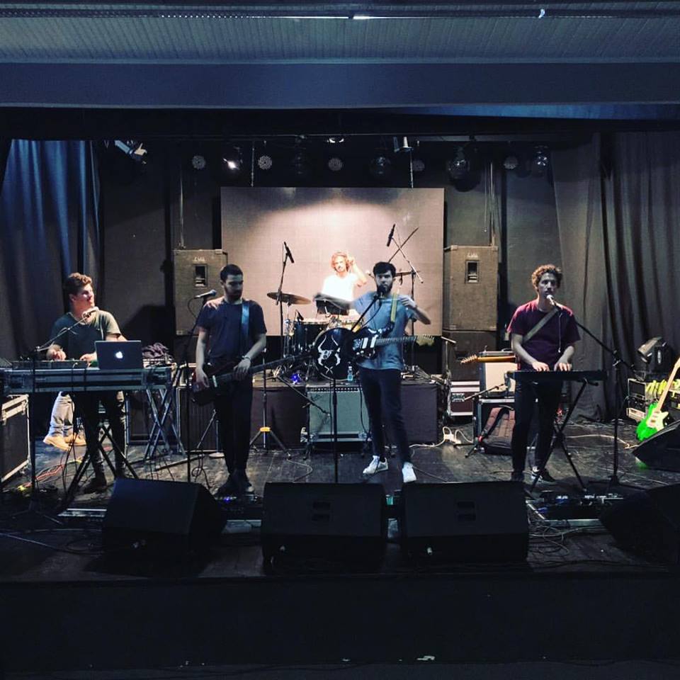 Fotografía promocional de FIRST BREATH AFTER COMA