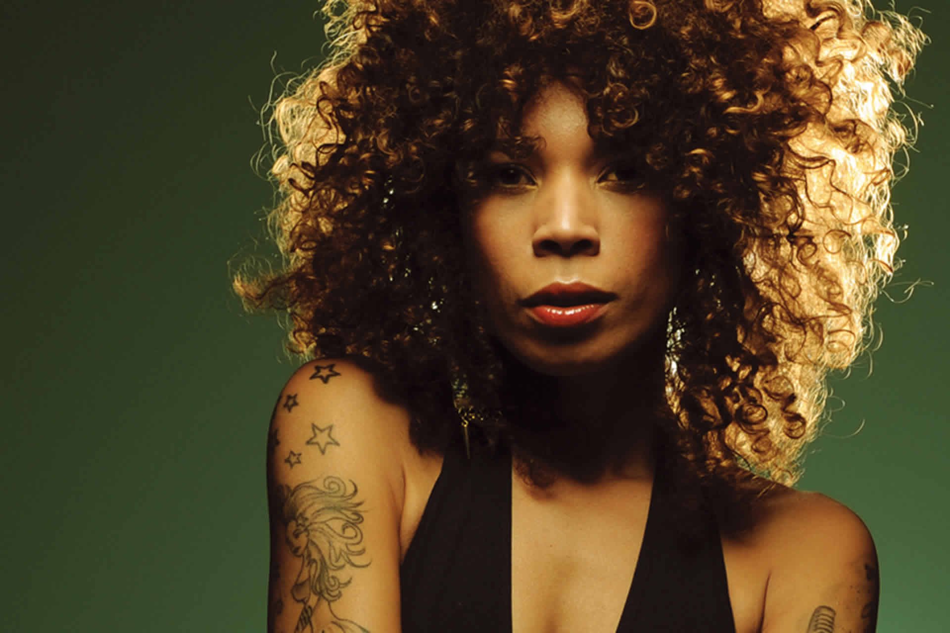 Fotografía promocional de Flavia Coelho