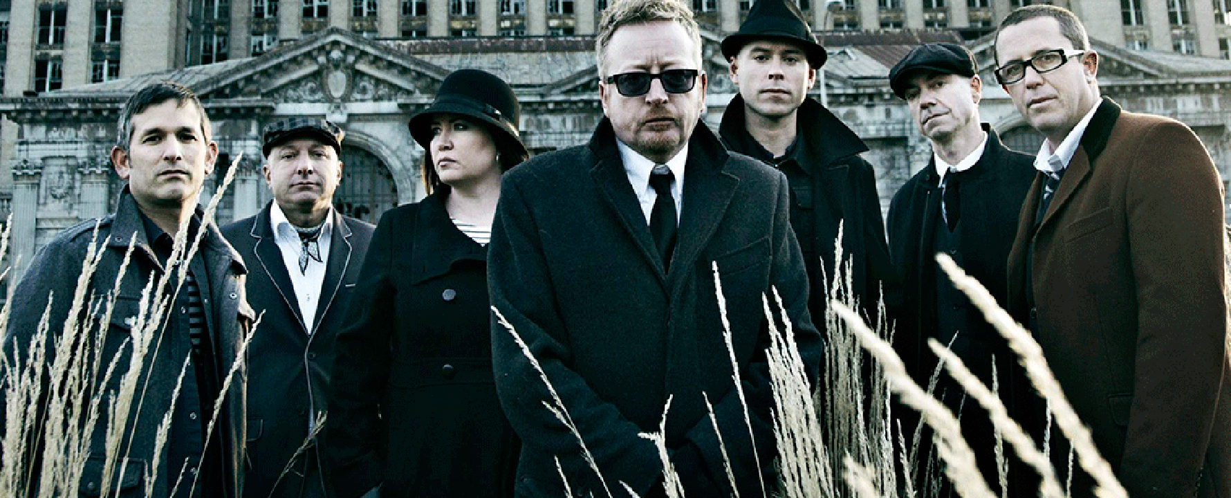 Fotografía promocional de Flogging Molly