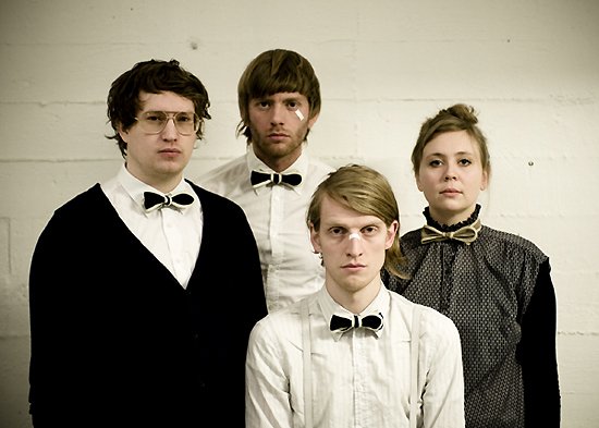 Fotografía promocional de FM Belfast