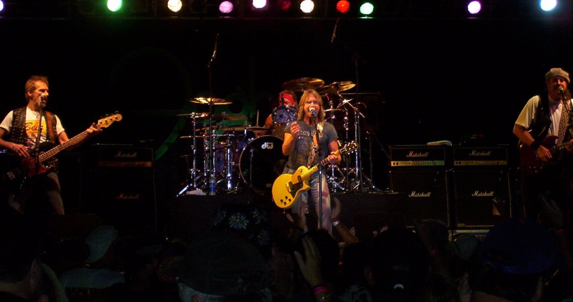 Promofoto von Concierto de Foghat en West Hollywood.