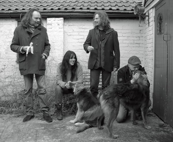 Fotografía promocional de Fourth Page