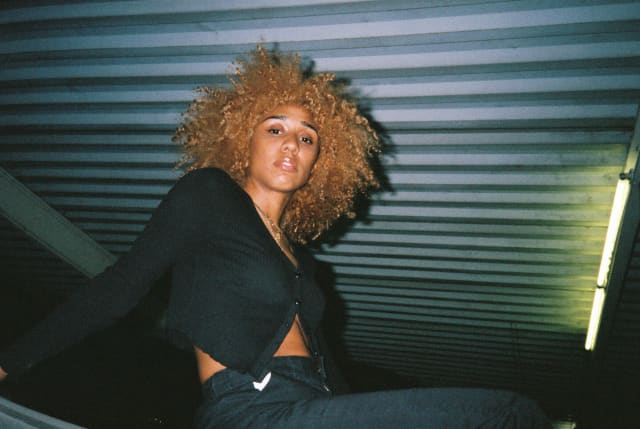 Promofoto von Concierto de Fousheé en Washington.