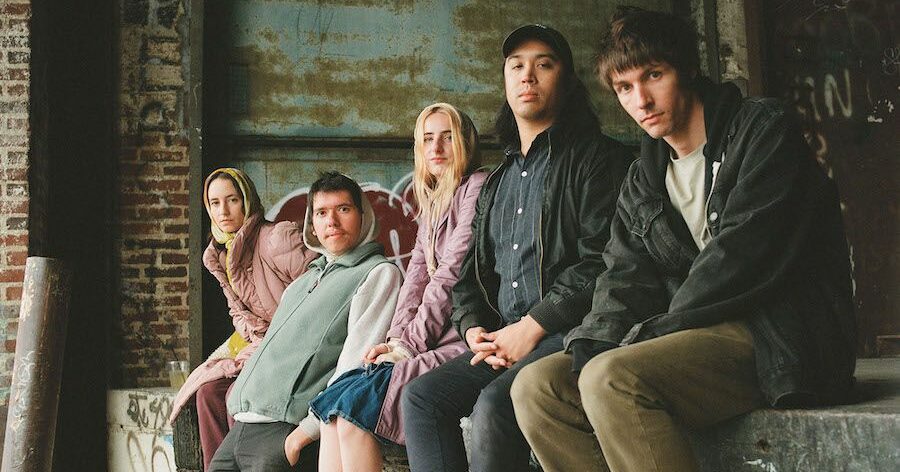 Fotografía promocional de Foyer Red