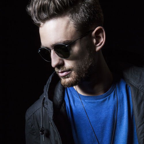 Fotografía promocional de Franky Rizardo