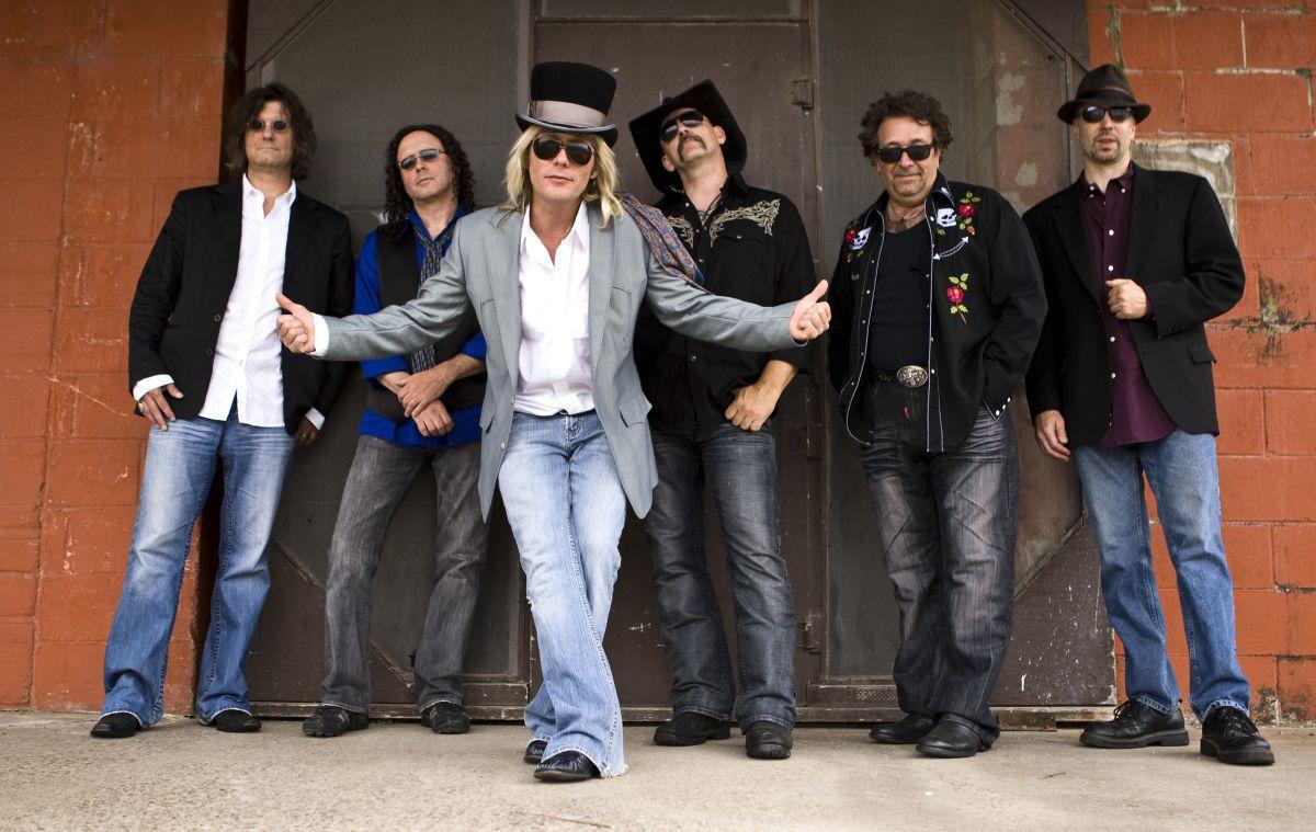 Fotografía promocional de Free Fallin' (Tribute to Tom Petty)