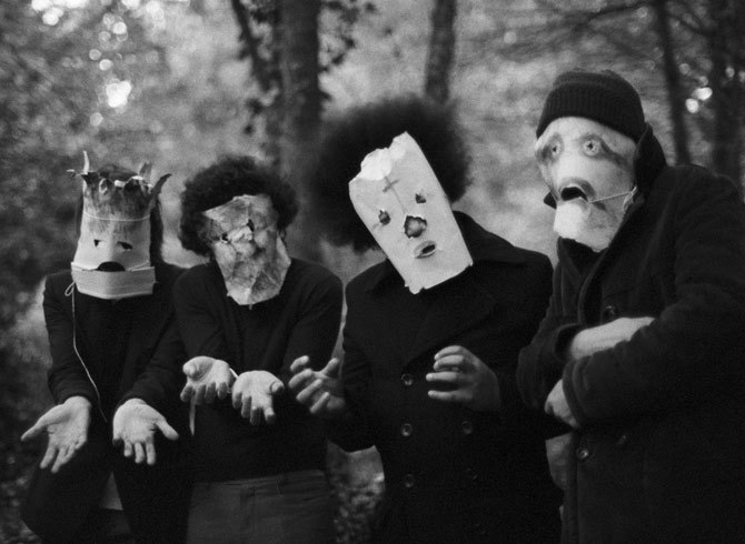 Promotional photograph of Fumaça Preta.