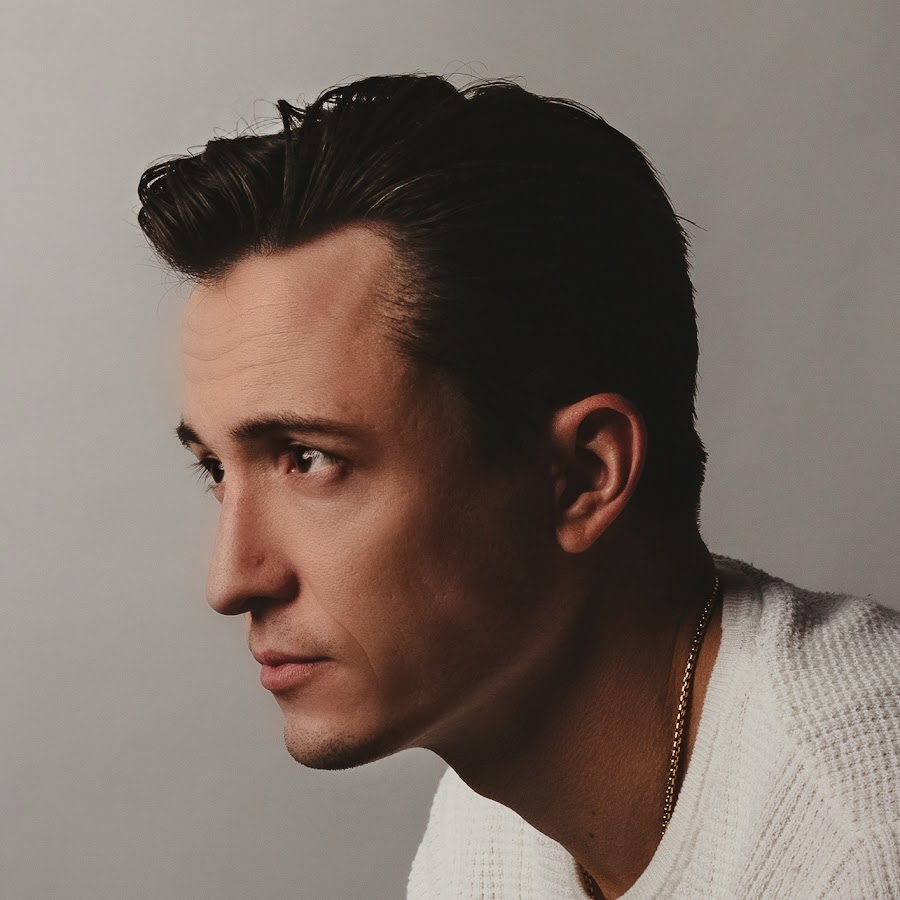 Fotografía promocional de Garrett Adair