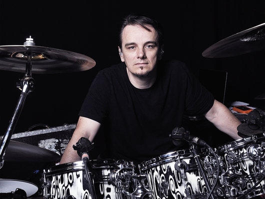 Fotografia promozionale di Gavin Harrison.