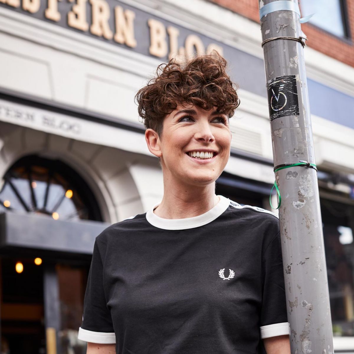 Fotografía promocional de Gina Breeze