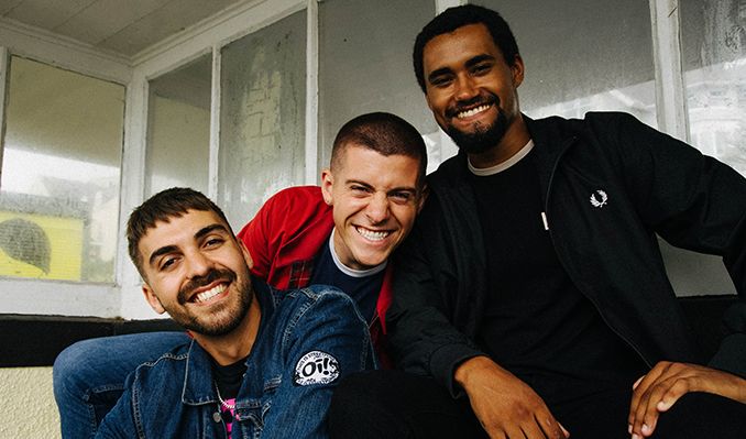 Fotografía promocional de Grade 2