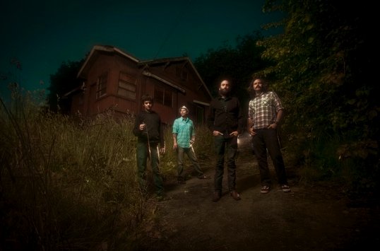 Fotografía promocional de Grand Archives