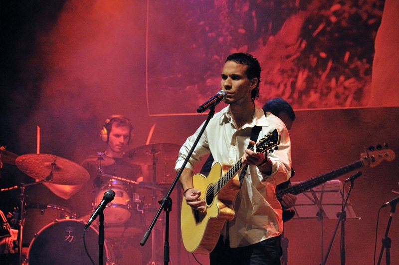 Fotografía promocional de Gustavo Almeida