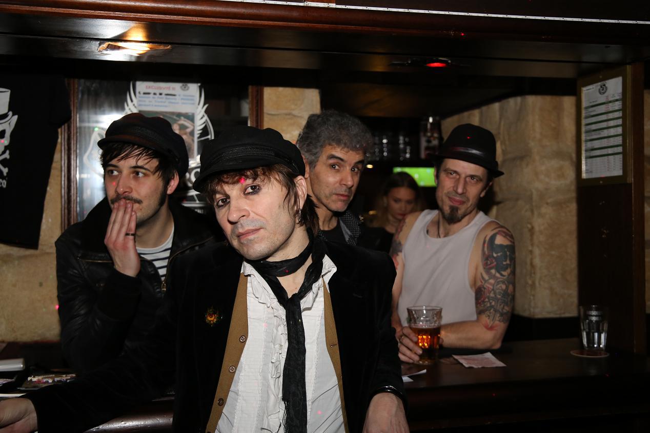 Fotografía promocional de Guttercats