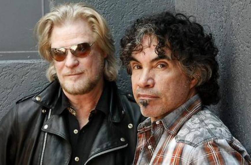 Promotional photograph of Hall & Oates.