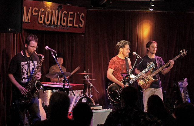 Promotional photograph of Hamilton Loomis.