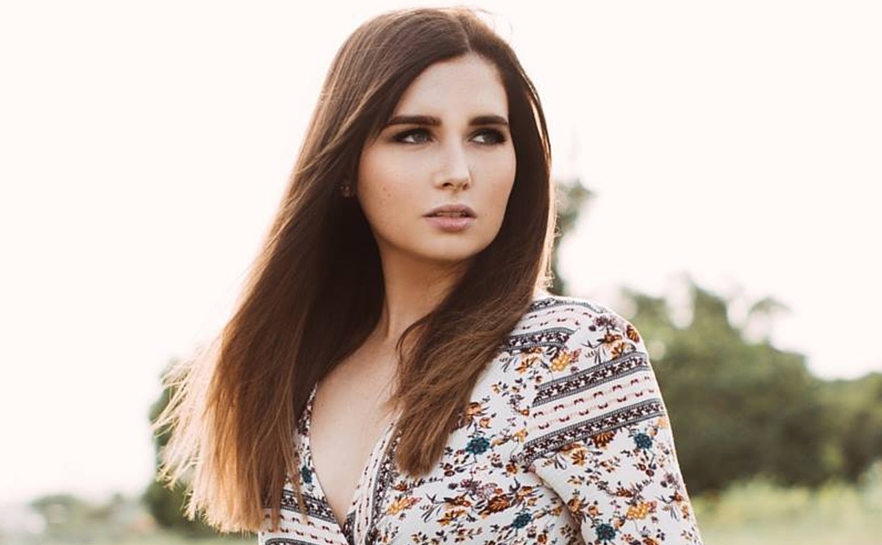 Fotografia promocional de Hayley Wilson.