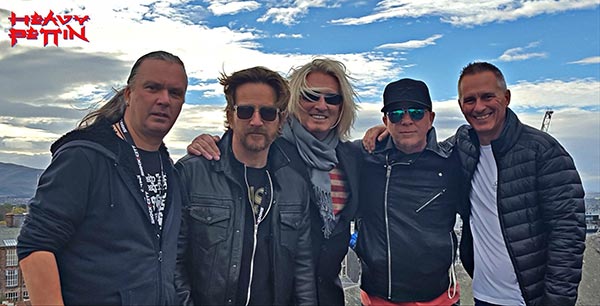 Promofoto von Concierto de Heavy Pettin en Londres.