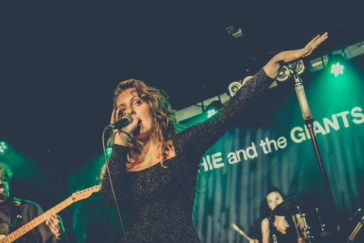 Fotografía promocional de Heidi Curtis