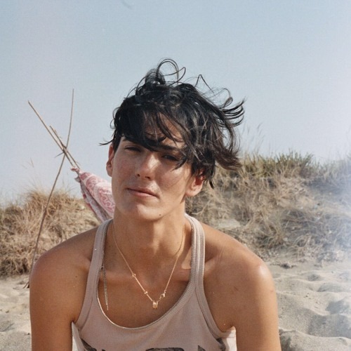 Fotografia promozionale di Henn Yanni.