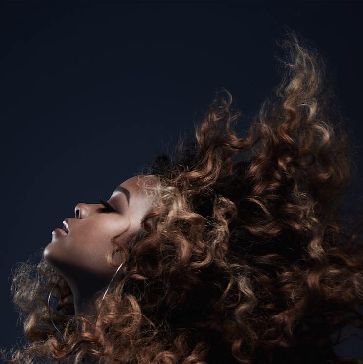 Promofoto von H.E.R.