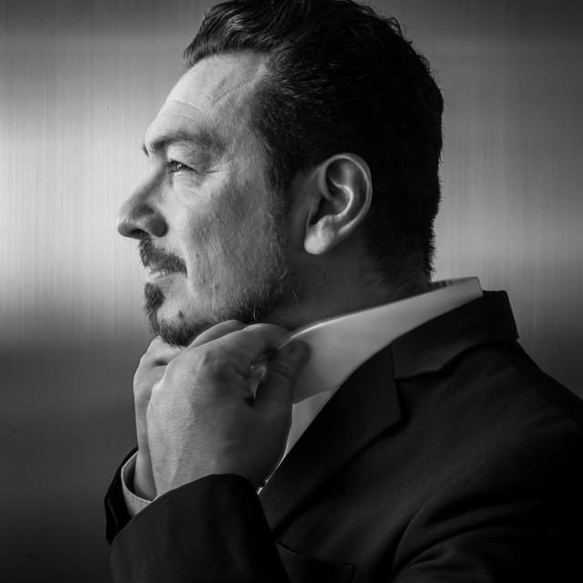 Fotografía promocional de HERNÁN LUCERO