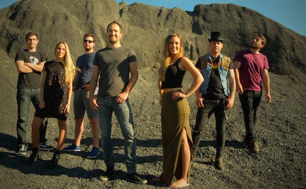 Fotografía promocional de HESIAN