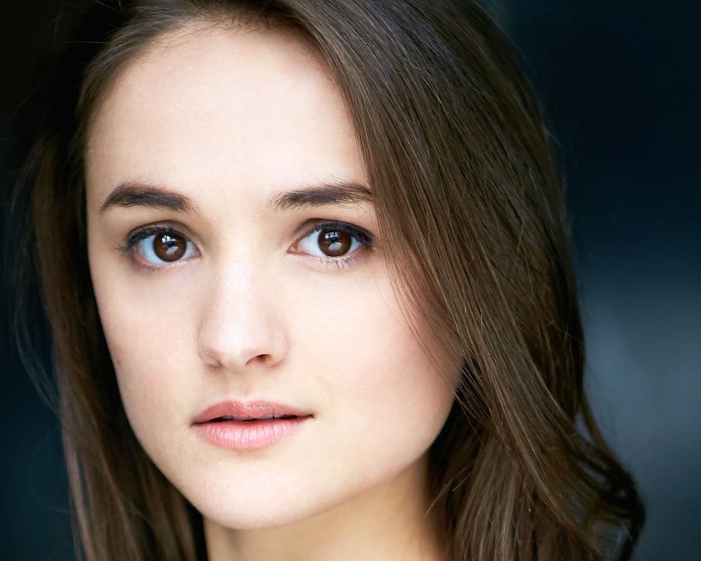 Promofoto von Concierto de Hilary Kole en New York.