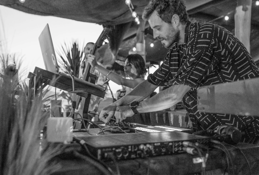 Fotografía promocional de holedcoin