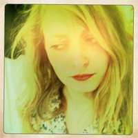 Fotografía promocional de Holly Walker