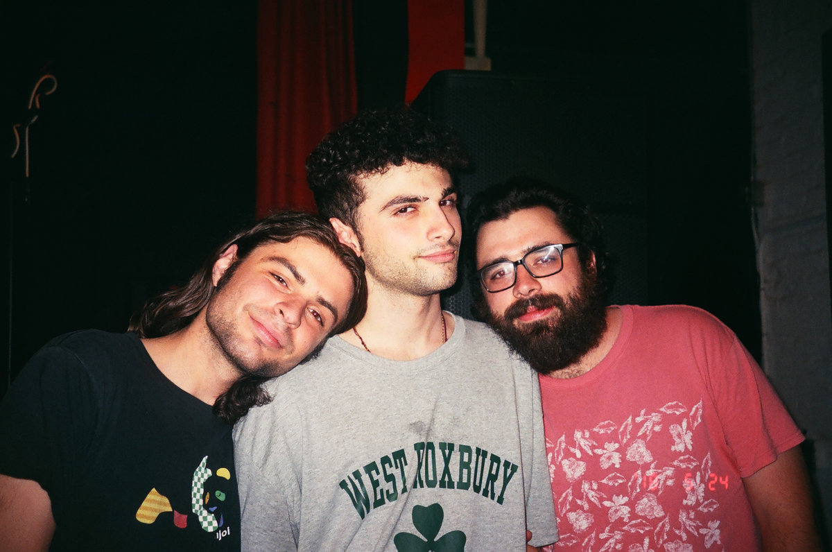 Promotional photograph of Concierto de Horse Jumper of Love en Calgary.