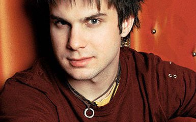 Promotional photograph of Howie Day.