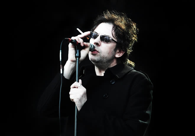 Promotional photograph of Ian McCulloch.