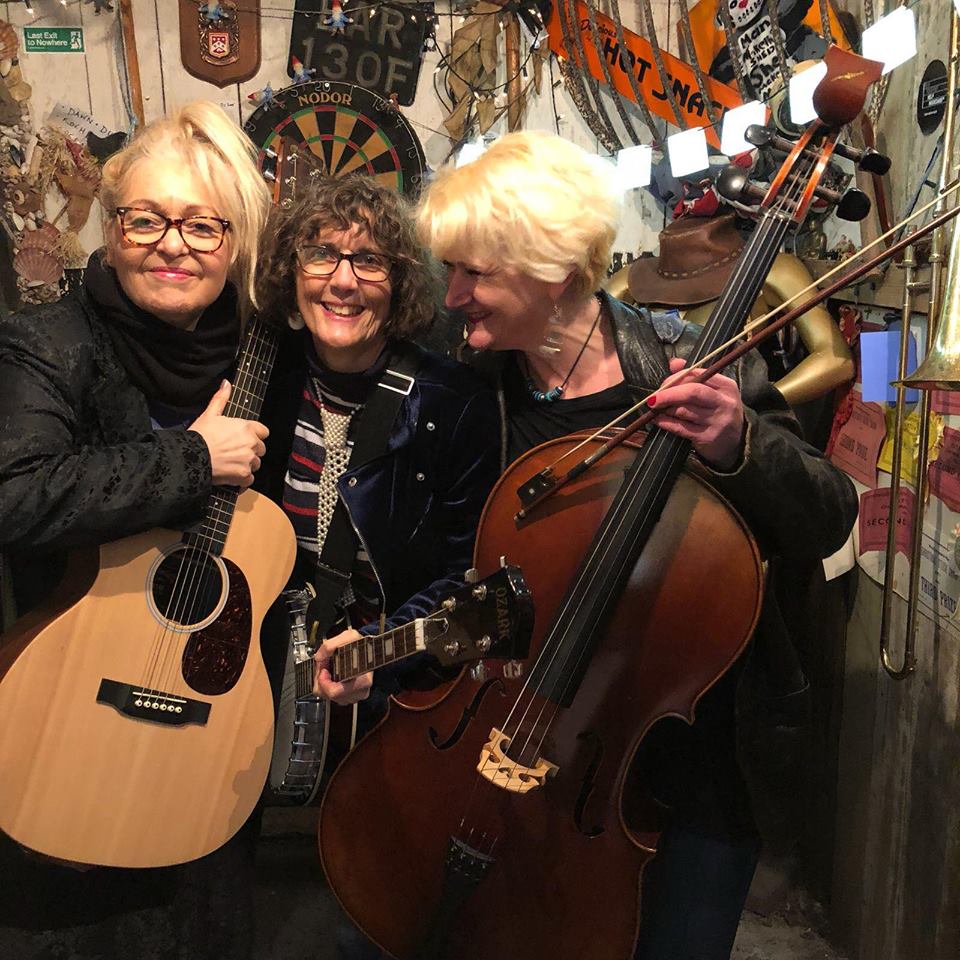 Promotional photograph of Concierto de Iota en Leeds.