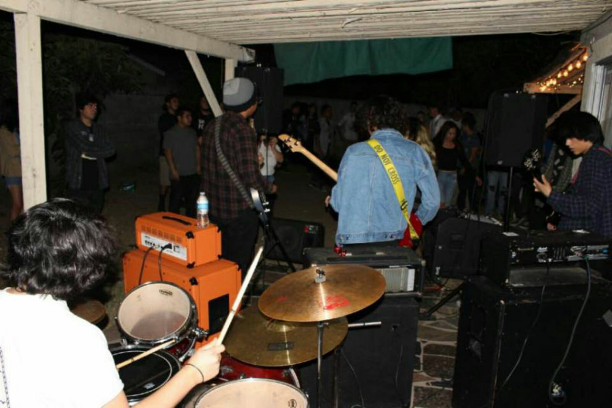 Fotografía promocional de Concierto de Blue Hour + Iris Blue en Akron