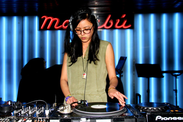 Fotografía promocional de Ivy Barkakati