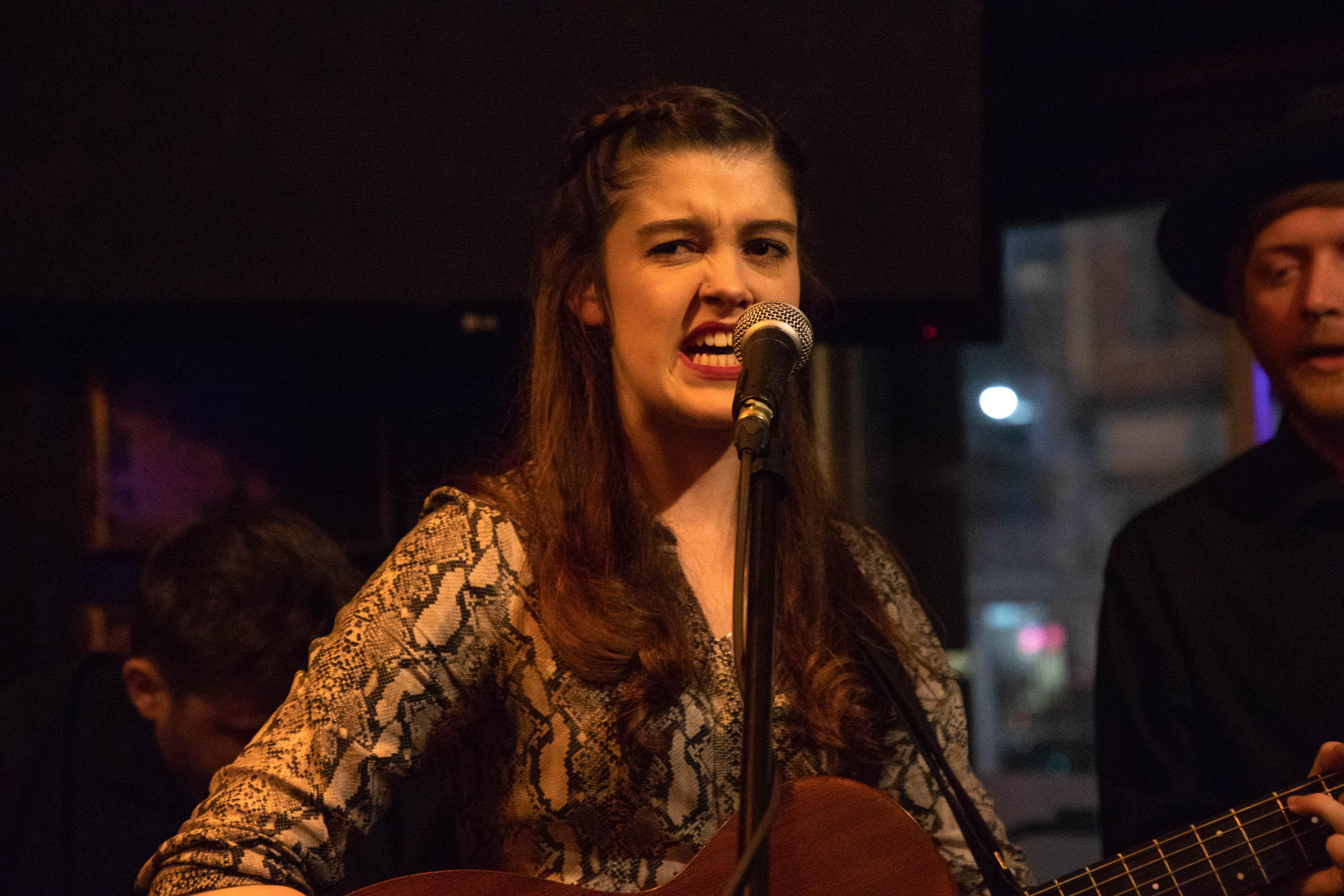 Fotografía promocional de Izzie Walsh