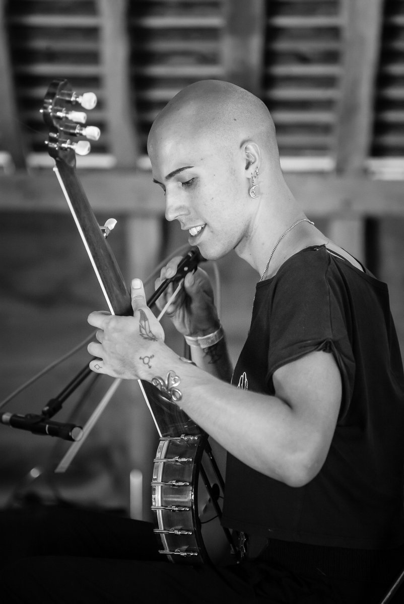 Fotografía promocional de Jacken Elswyth