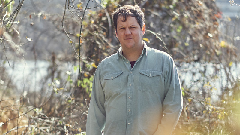 Promofoto von Concierto de Jake Xerxes Fussell en Portland.